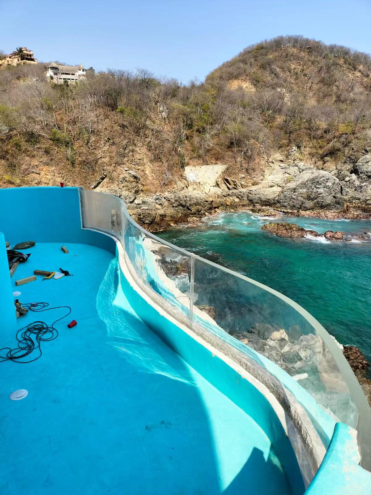 Piscina infinita acrílica - instalación